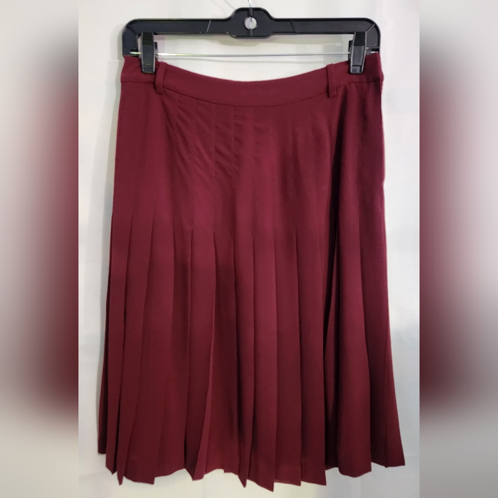 BCBG maxaria Maroon skirt